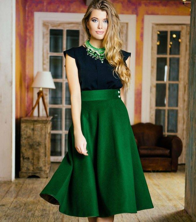 С чем носить зеленое платье (обувь, сумки, украшения, макияж) – каблучок.ру