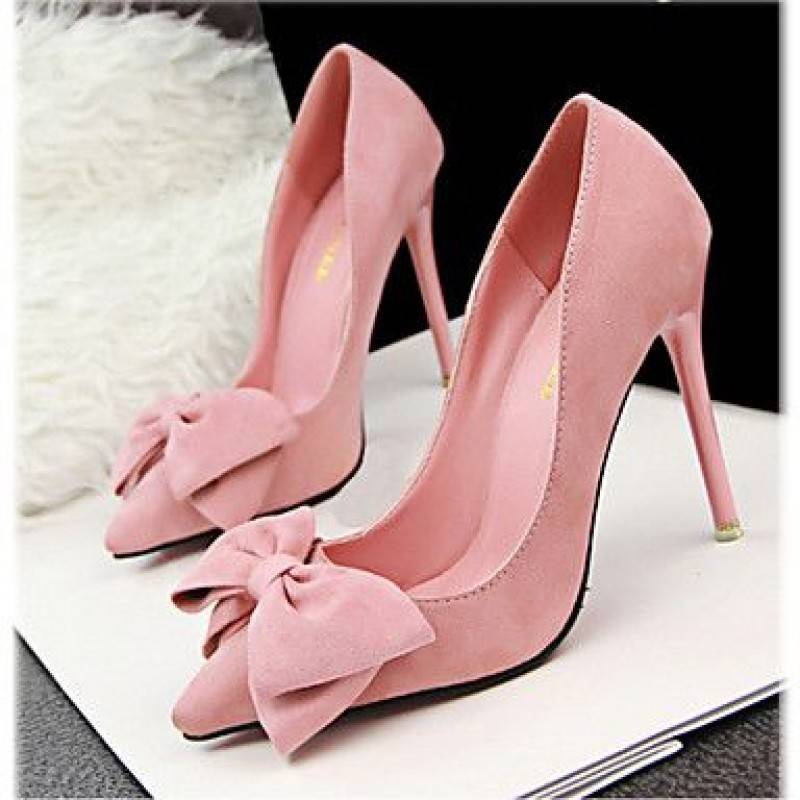 Как выбрать туфли к розовому платью: подборка стильных образов