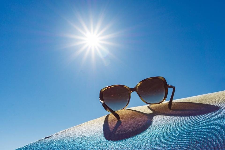 Офтальмолог – о том, чем опасно солнце для глаз и почему солнцезащитные очки нужно носить не только летом