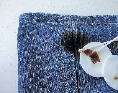 Как отстирать траву с джинсов в домашних условиях: эффективные способы убрать свежие и въевшиеся пятна