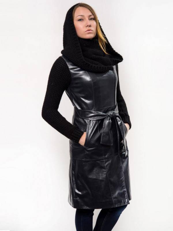 Женский кожаный плащ: тренды 2021, модные тенденции, фото