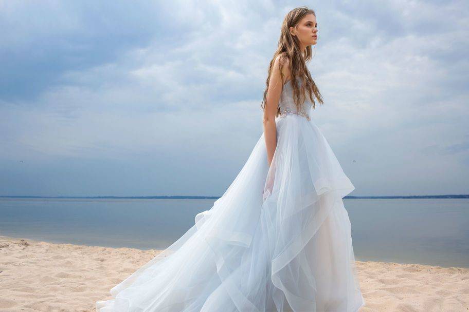 Легкие свадебные платья (58 фото): воздушное, кружевное, для пляжа