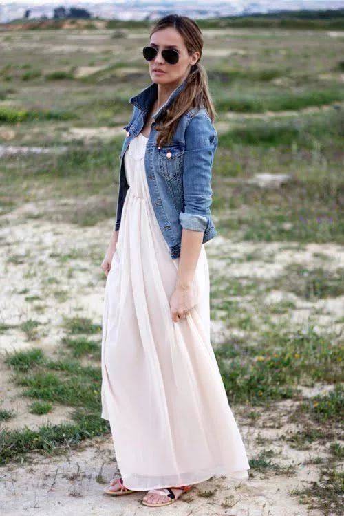 Платье с джинсовой курткой - как носить, фото 2021 - шкатулка красоты