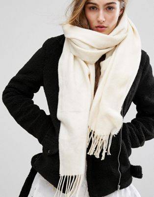 Женские шарфы 2019-2020 на осень и зиму - как завязать шарф пошагово, образы с чем носить шарф