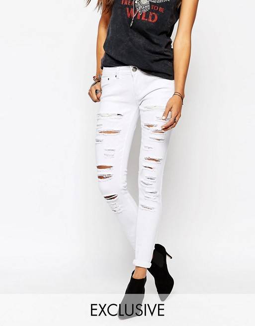 Модные женские джинсы 2021-2022 | фасоны и крой, расцветки, луки (80+ фото)