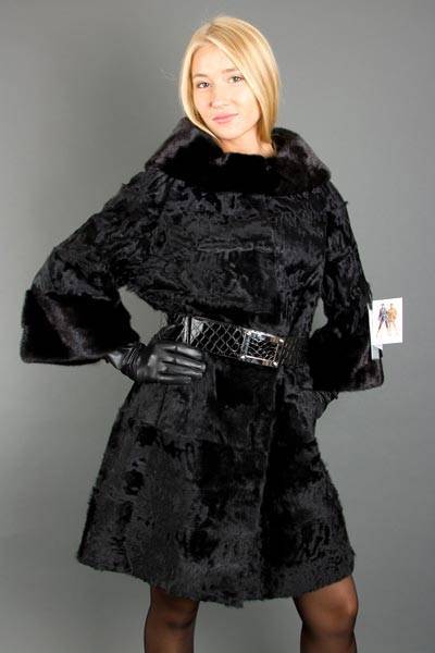 Шубы из козлика: фото моделей, как выбрать и с чем носить зимой