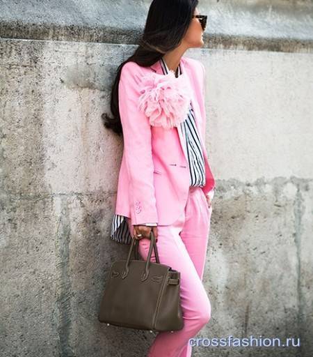 С чем носят розовые пиджаки разных оттенков, советы модницам