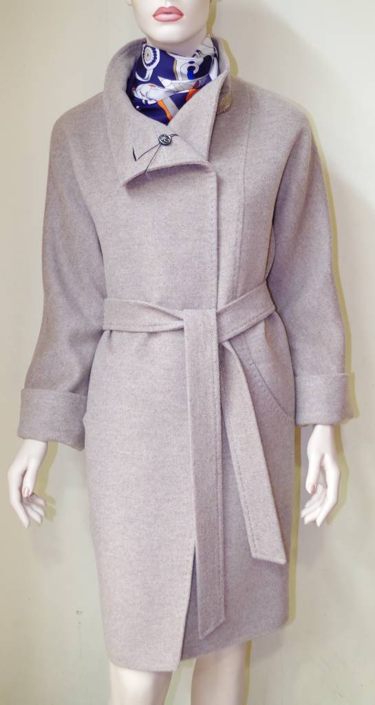 Женские пальто от московской фабрики «Аврора»