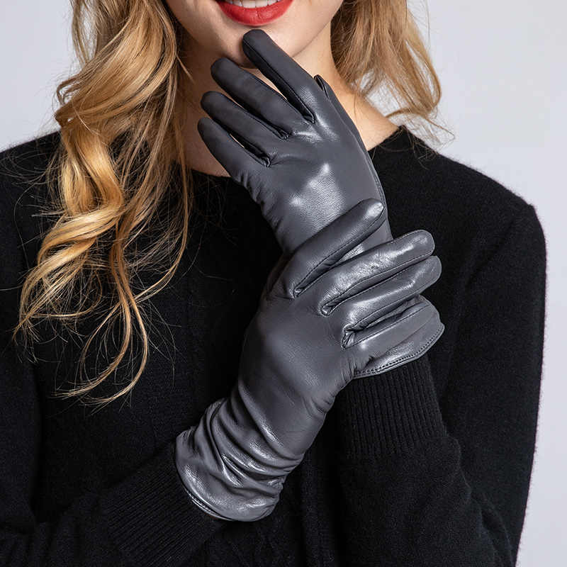 Кожаные перчатки (115 фото) — женские короткие белые, зеленые и черные модели, уход за кожей, eleganzza