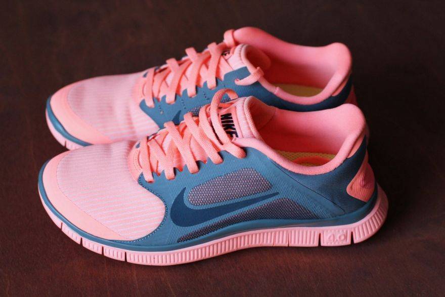 Лучшие кроссовки для фитнеса: как выбрать удобные женские кроссовки для кроссфита, бега или силового спорта?
