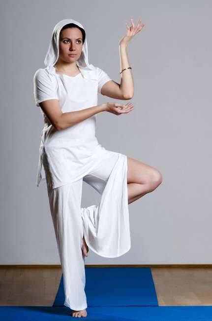 Как подобрать одежду для йоги и пилатеса, какая должна быть одежда для йоги и пилатеса - sportobzor.ru
