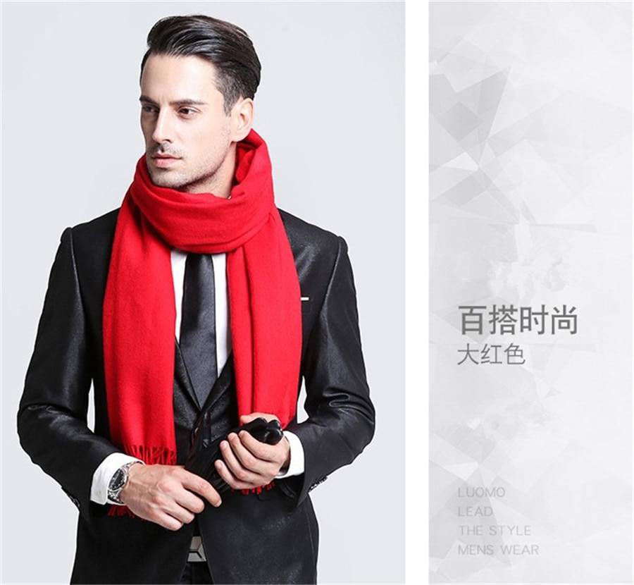 Модные шарфы осень-зима 2021-2022: фото стильных палантинов и шарфов