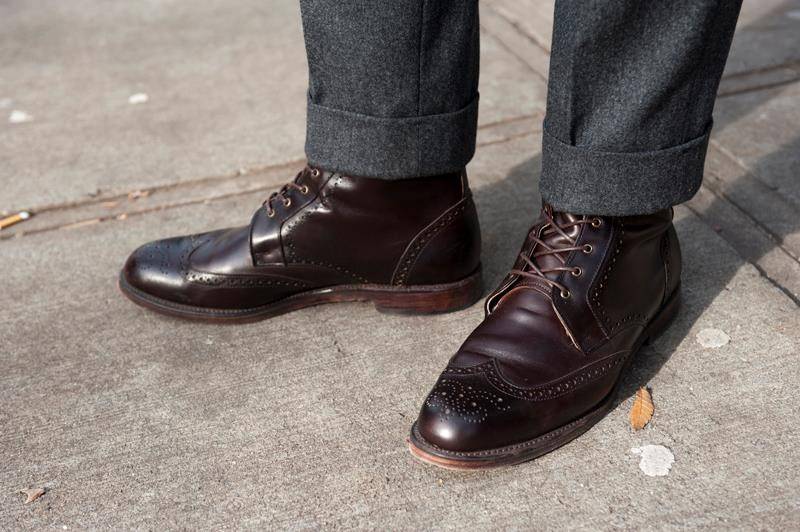 С чем носить бордовые ботинки, полезные советы стилистов