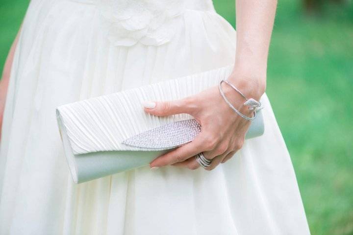 Волшебная нежность: в какому платью подойдет букет невесты цвета айвори и как правильно составить композицию