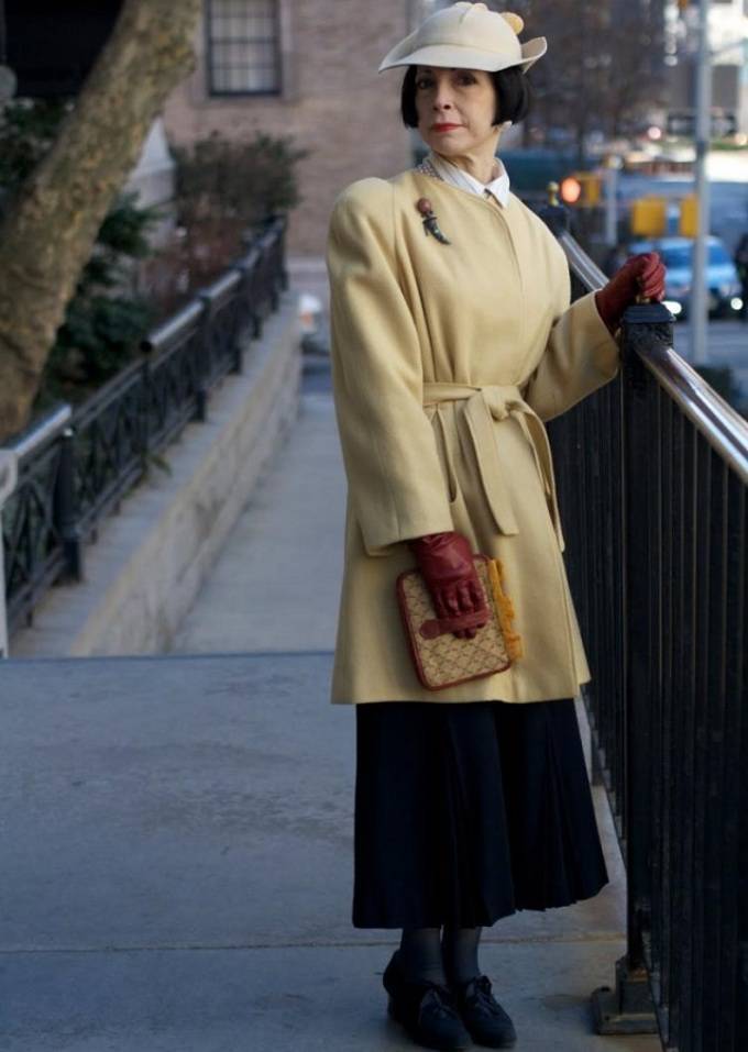 Одежда для пожилых женщин (фото): стильные образы для дам после 60 лет