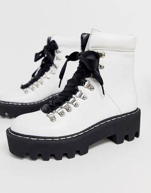 Белая обувь зимой: примеры образов, фото, стиль
