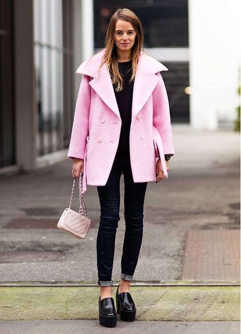 С чем носить розовое пальто – советы стилистов